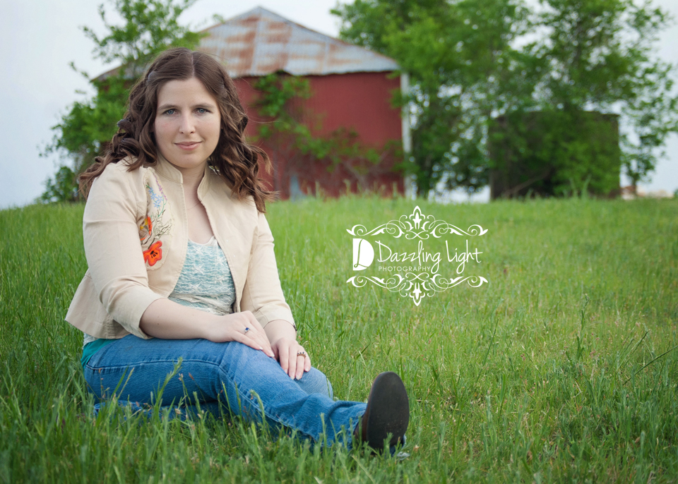 Old Settler's Park, red barn, portrait sessions at Dazzling Light Photography Round Rock, TX
